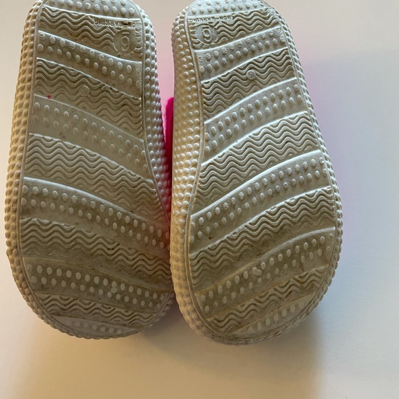 Velcro Swim Shoes - Picture 7 of 7